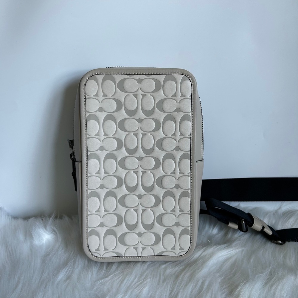 Coach Sullivan Crossbody Chalk White Signature Leather‎ CJ670 Excellent